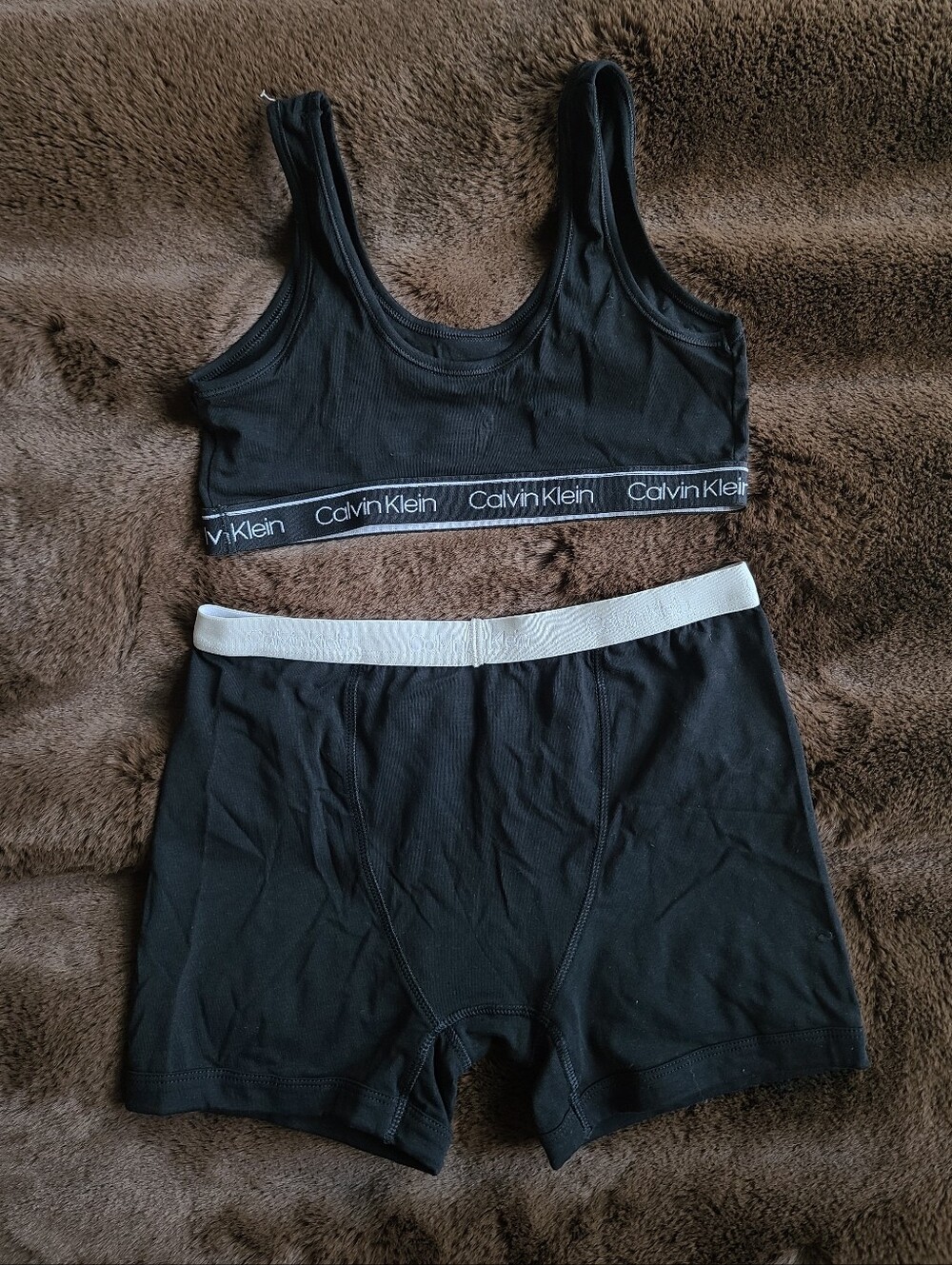 Calvin Klein Lounge Set - Picture 3 of 5